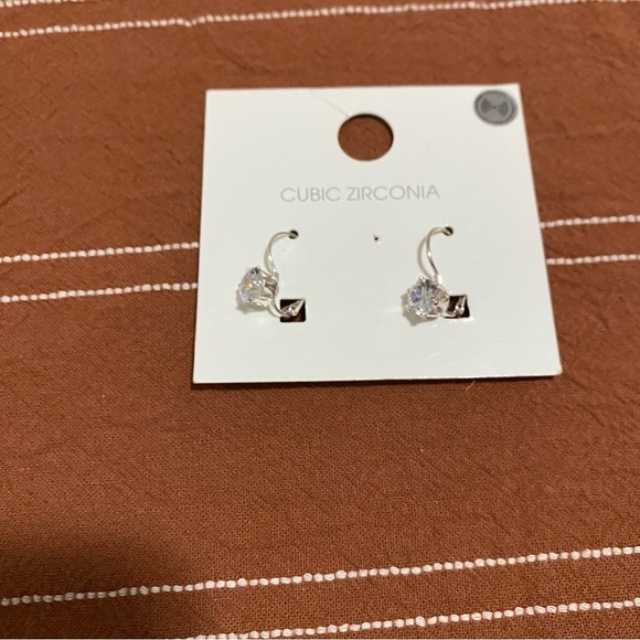 NWT- Forever 21- rise and shine- round drop earrings - clear/silver - Picture 3 of 5